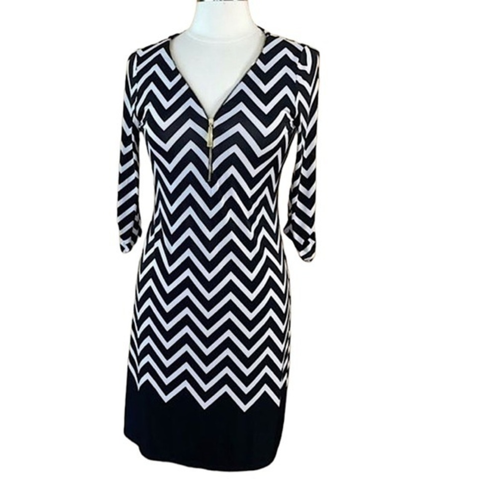 Tacera - Small black & white zig zag pattern dress